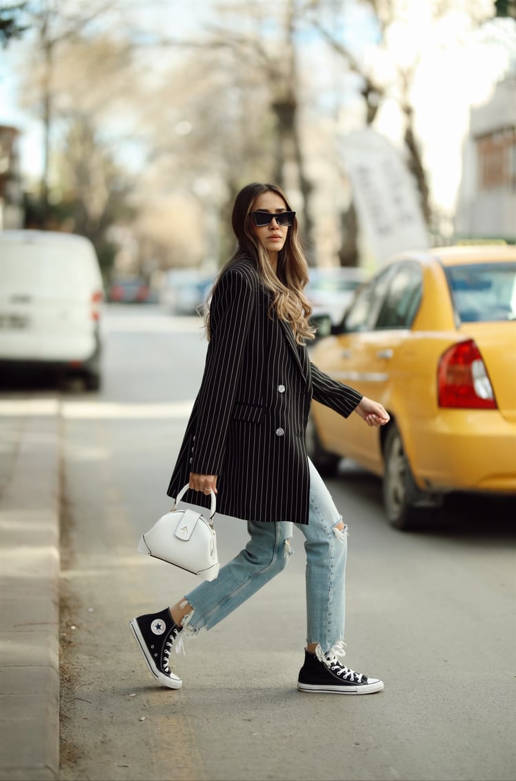 Siyah Beyaz Çizgili Uzun Blazer Ceket