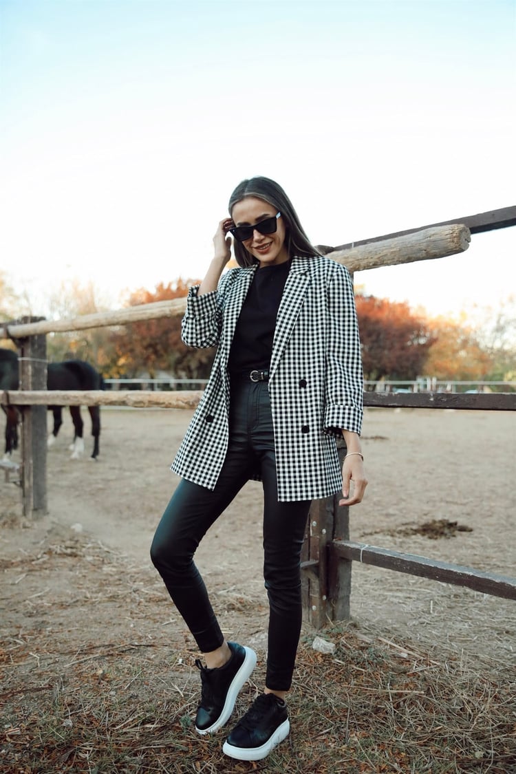 Siyah Beyaz Ekoseli Blazer Ceket