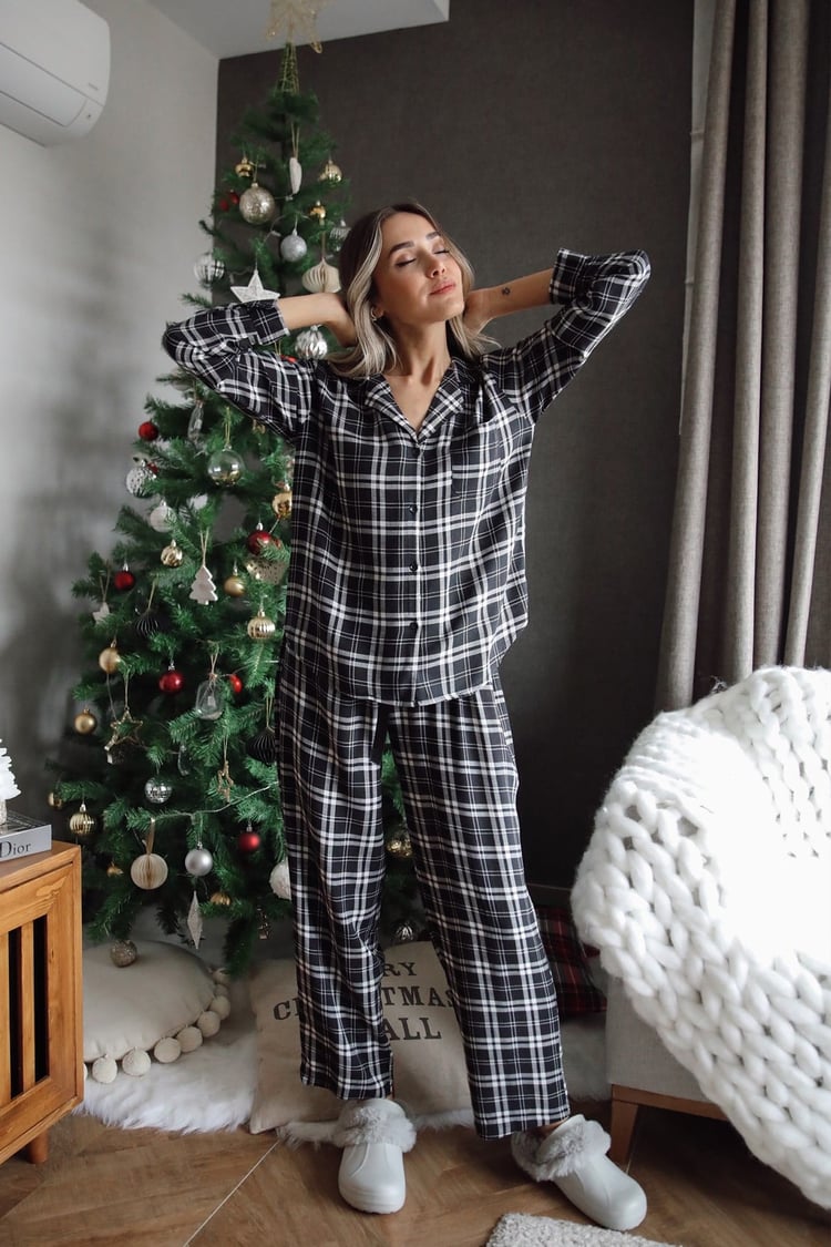 Siyah Beyaz Ekoseli Pijama Takım