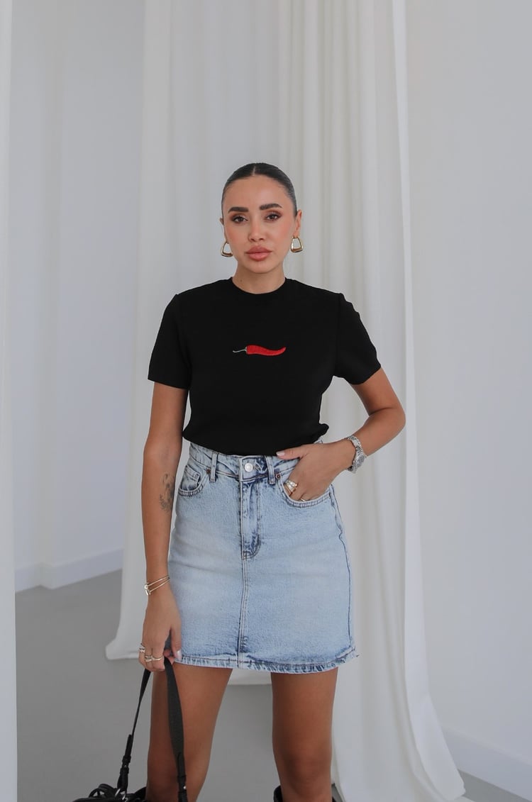 Siyah Biber Nakışlı Triko Bluz