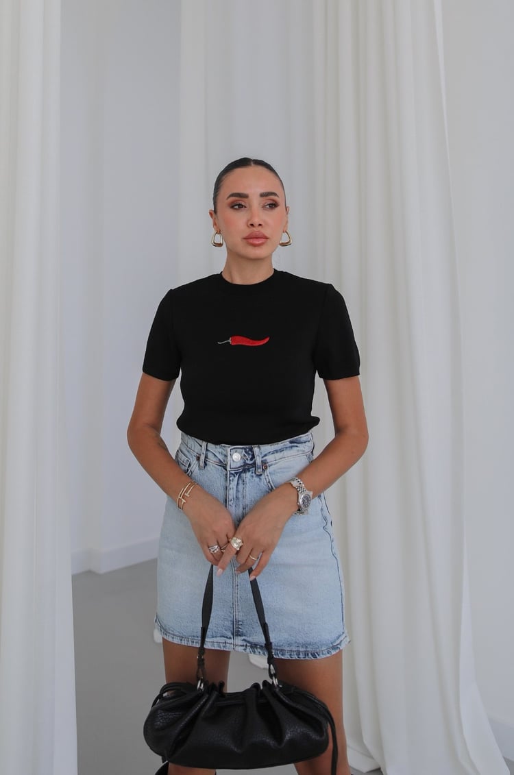 Siyah Biber Nakışlı Triko Bluz
