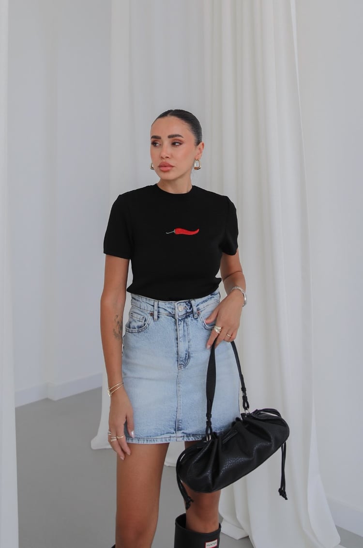 Siyah Biber Nakışlı Triko Bluz