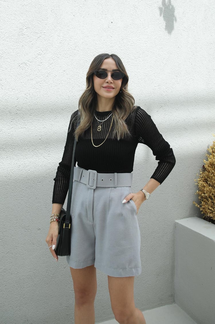 Siyah Bisiklet Yaka Transparan Bluz