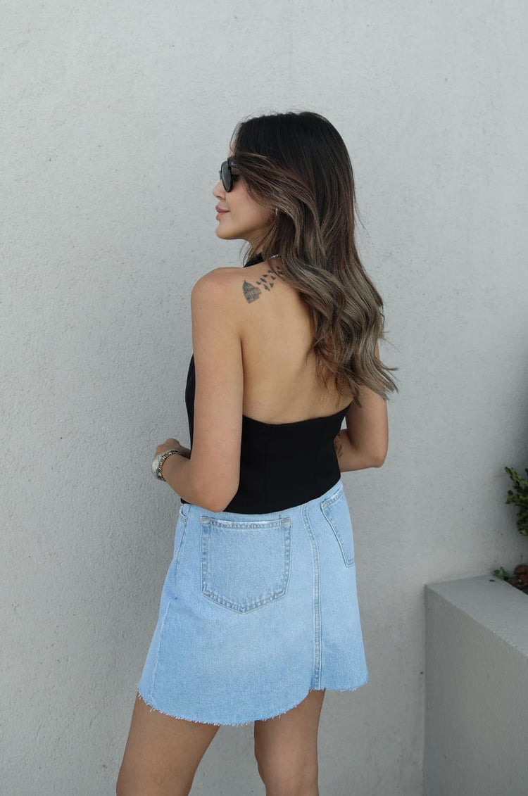 Siyah Boyun Askılı Yelek