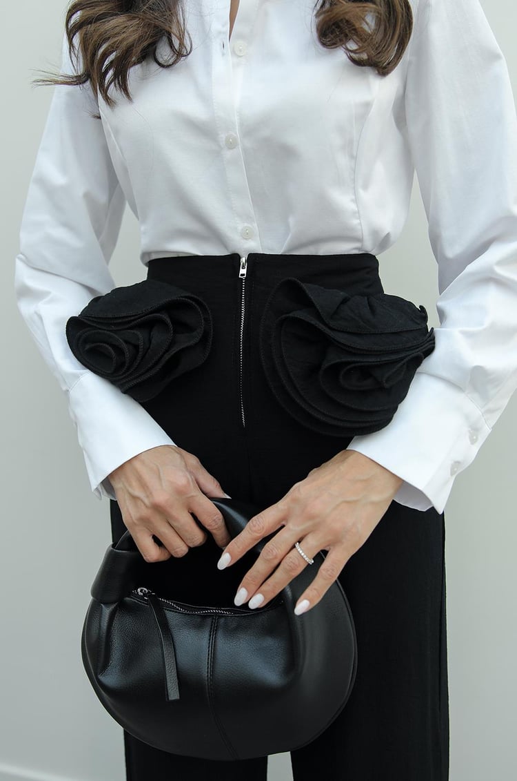 Siyah Çift Gül Broşlu Pantolon