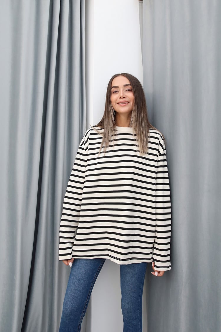 Siyah Çizgili Sweatshirt