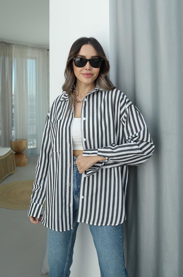 Siyah Çizgili Tek Cepli Gömlek