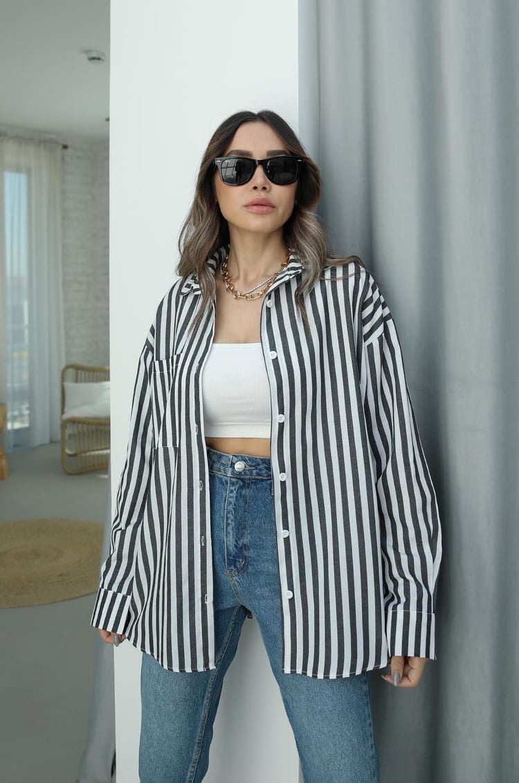 Siyah Çizgili Tek Cepli Gömlek