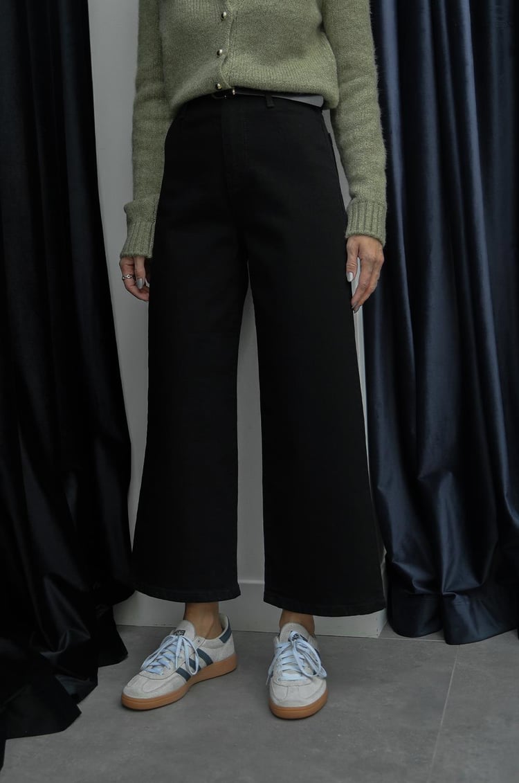 Siyah Cropped Kemerli Jean