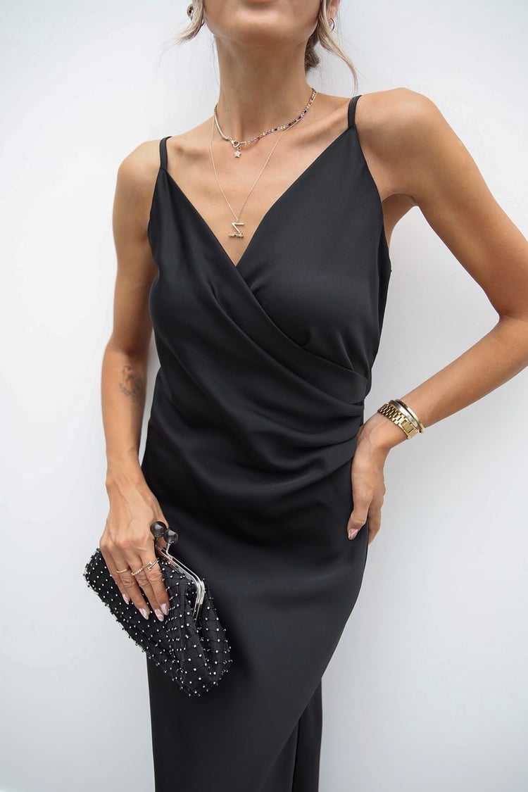 Siyah Drape Detaylı Saten Elbise