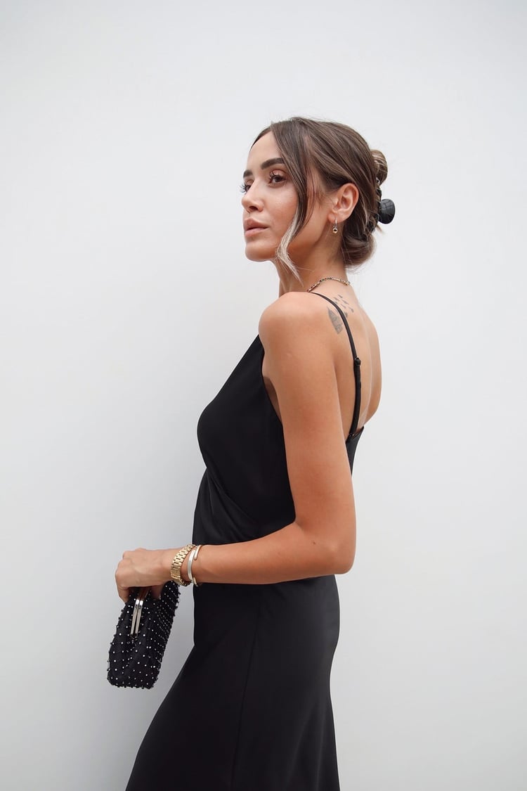 Siyah Drape Detaylı Saten Elbise