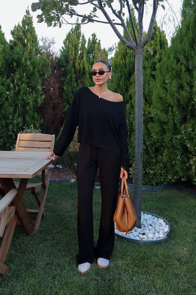 Siyah Düşük Omuz Oversize Bluz Pantolon Takım 