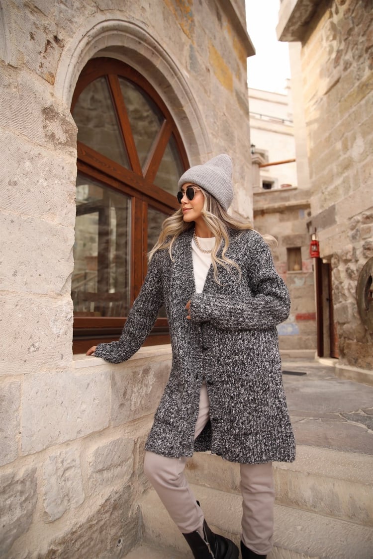 Siyah Ekru V Yaka Cepli Hırka