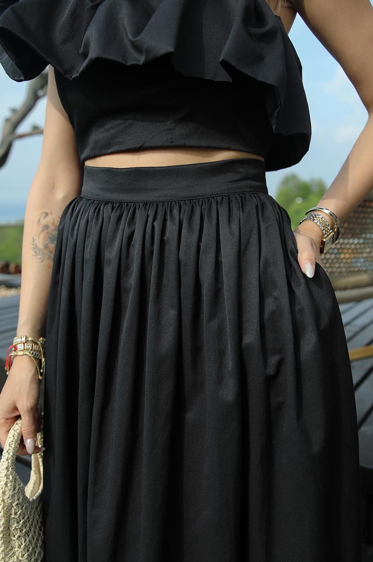 Siyah Fırfırlı Crop Etek Takım