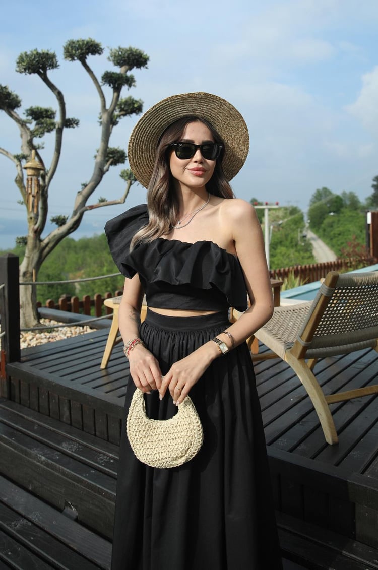 Siyah Fırfırlı Crop Etek Takım