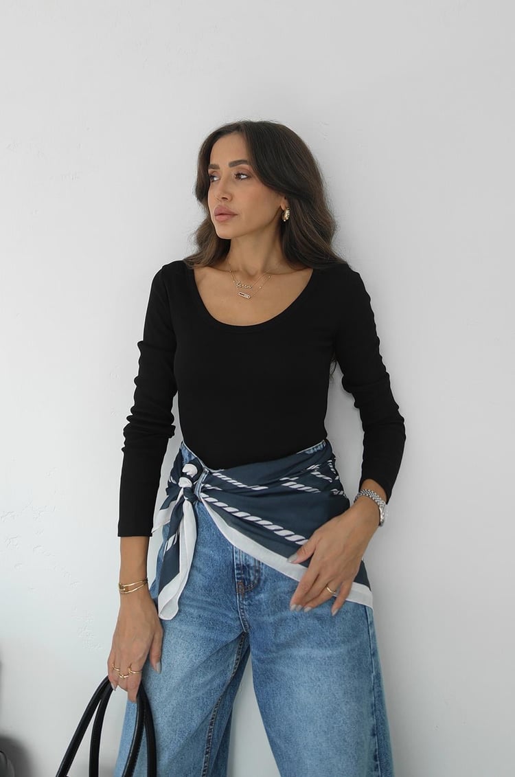 Siyah Geniş Yaka Fitilli Bluz