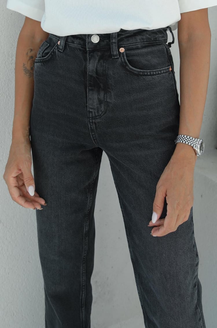 Siyah Grace Straight Jean