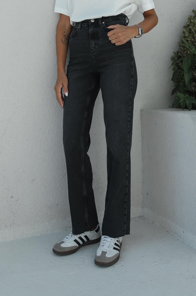 Siyah Grace Straight Jean