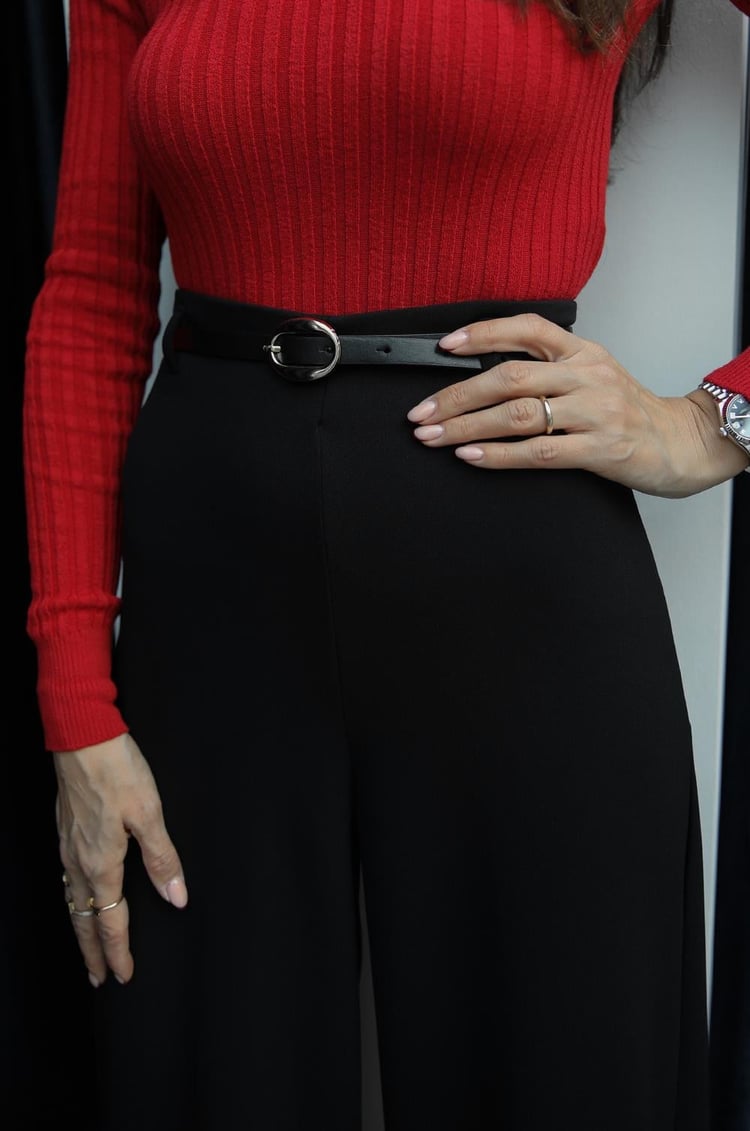 Siyah İnce Kemerli Bol Paça Pantolon