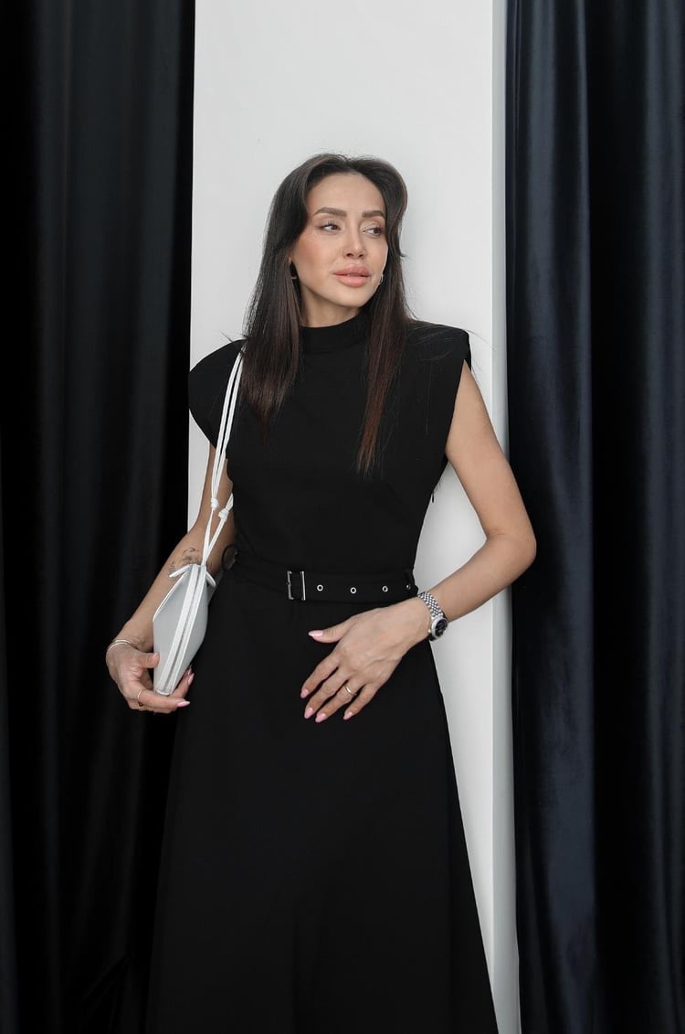 Siyah Janney Vatkalı Kemerli Elbise