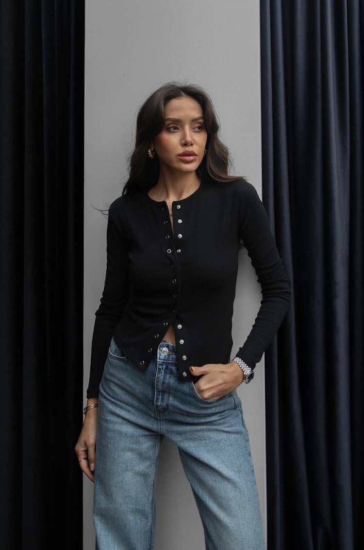 Siyah Jett Önü Çıtçıtlı Bluz