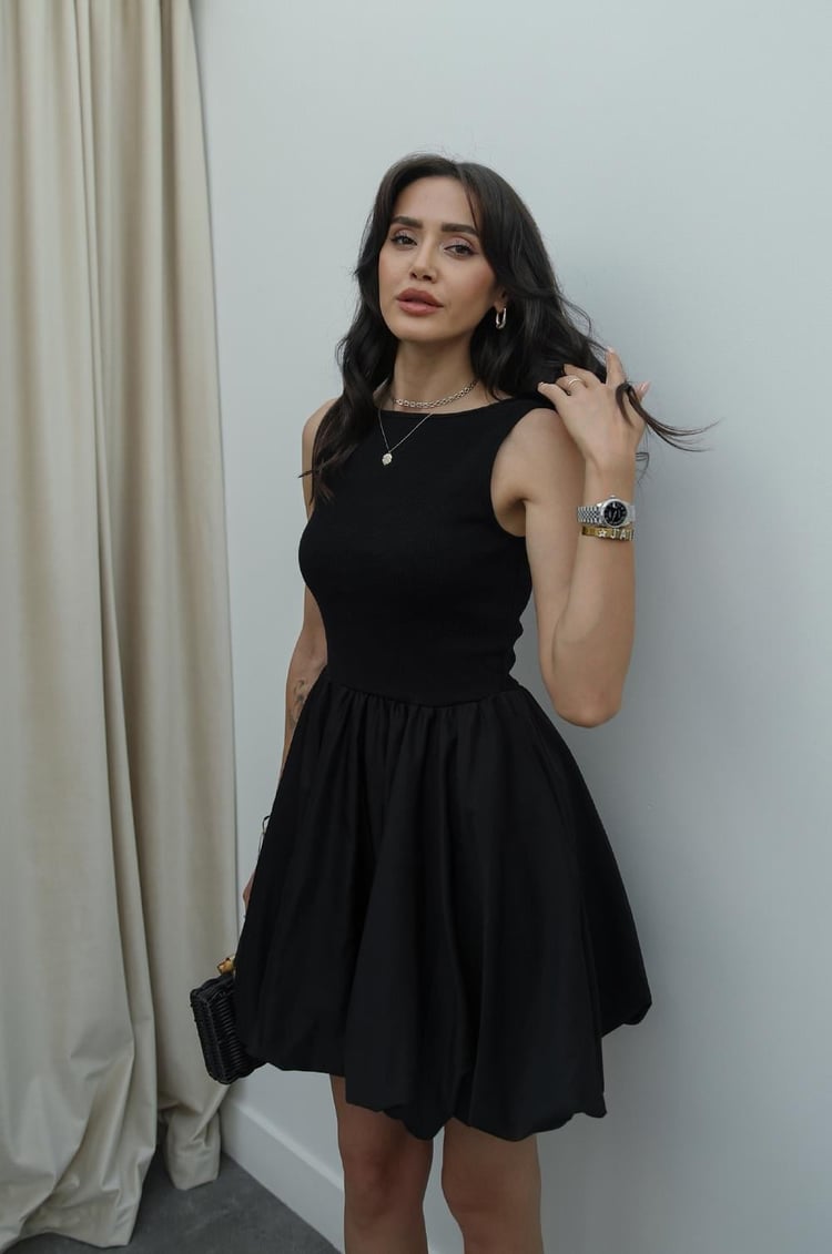 Siyah Kalın Askılı Balon Etekli Elbise