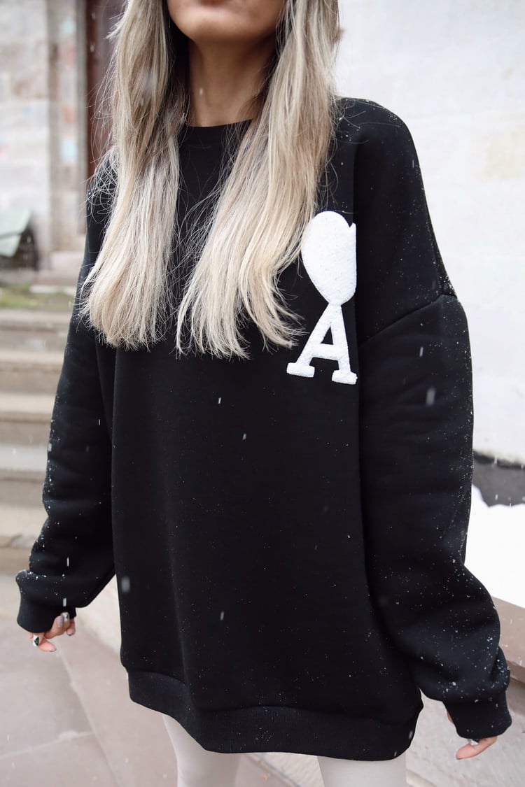 Siyah Kalp A Baskılı Sweatshirt