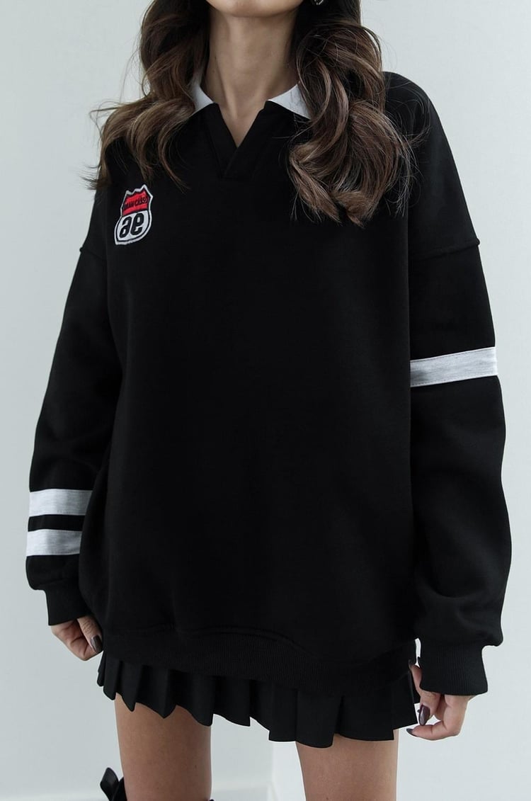 Siyah Kolları Çizgi Detaylı Sweatshirt