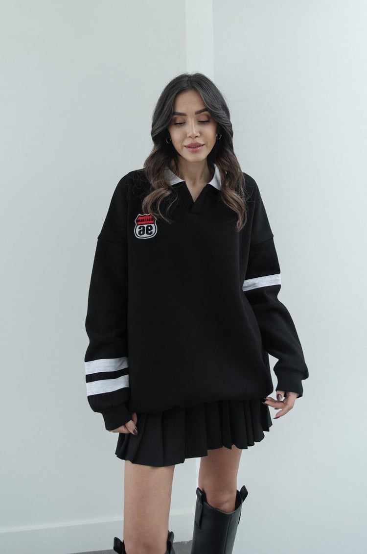 Siyah Kolları Çizgi Detaylı Sweatshirt