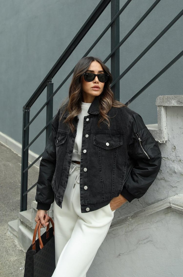 Siyah Kolu Fermuar Detaylı Ceket