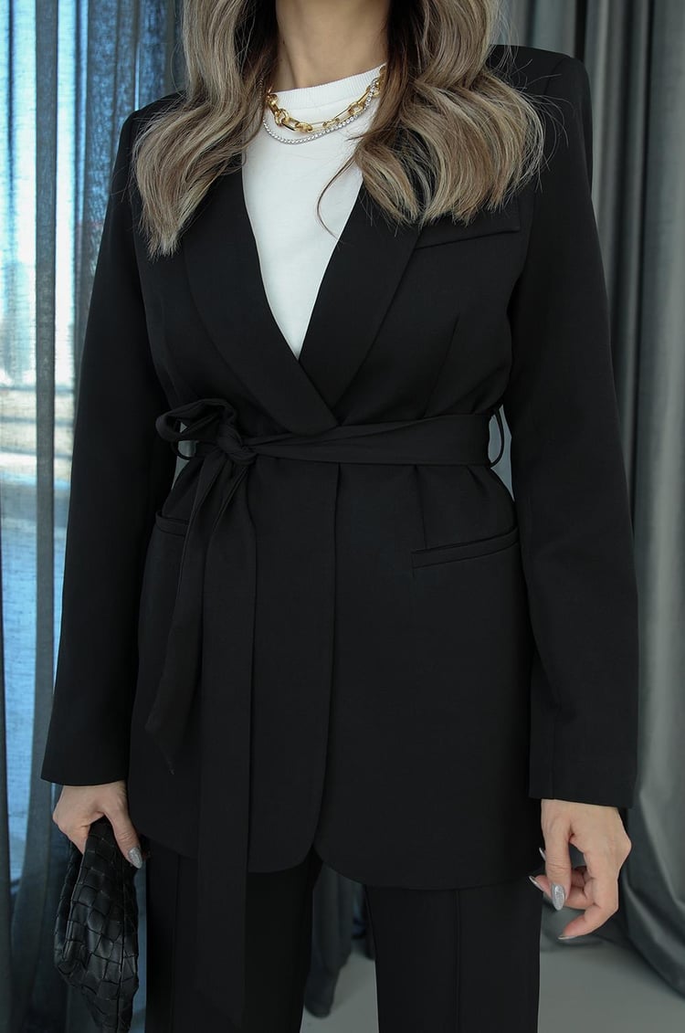 Siyah Kuşaklı Ceket Pantolon Takım