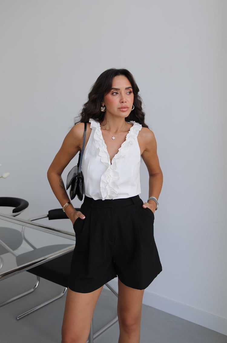Siyah Önü Kancalı Keten Şort