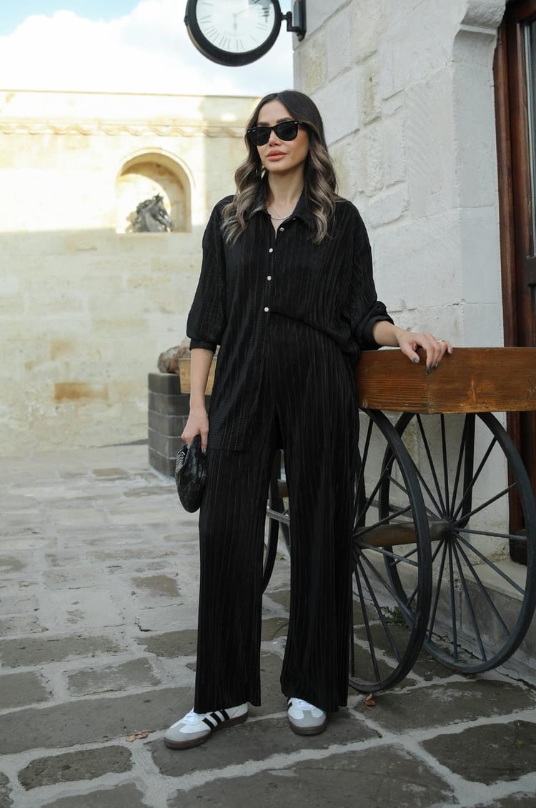 Siyah Simple Piliseli Gömlek Pantolon Takım