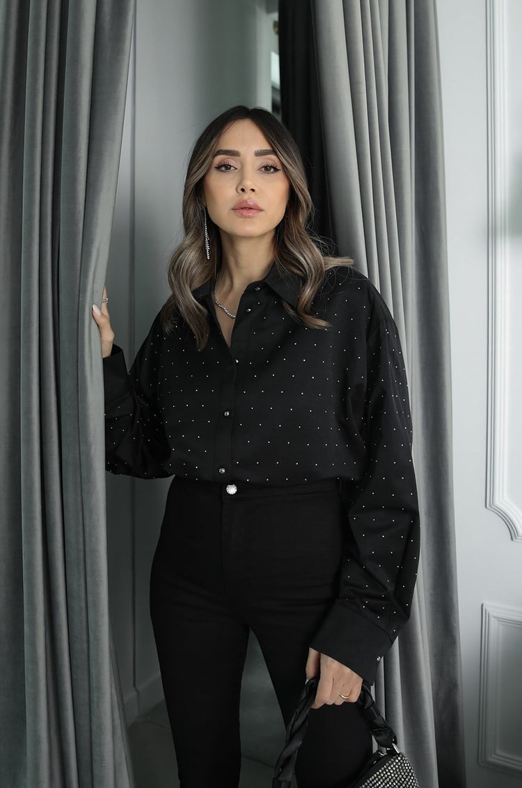 Siyah Taş İşlemeli Gömlek