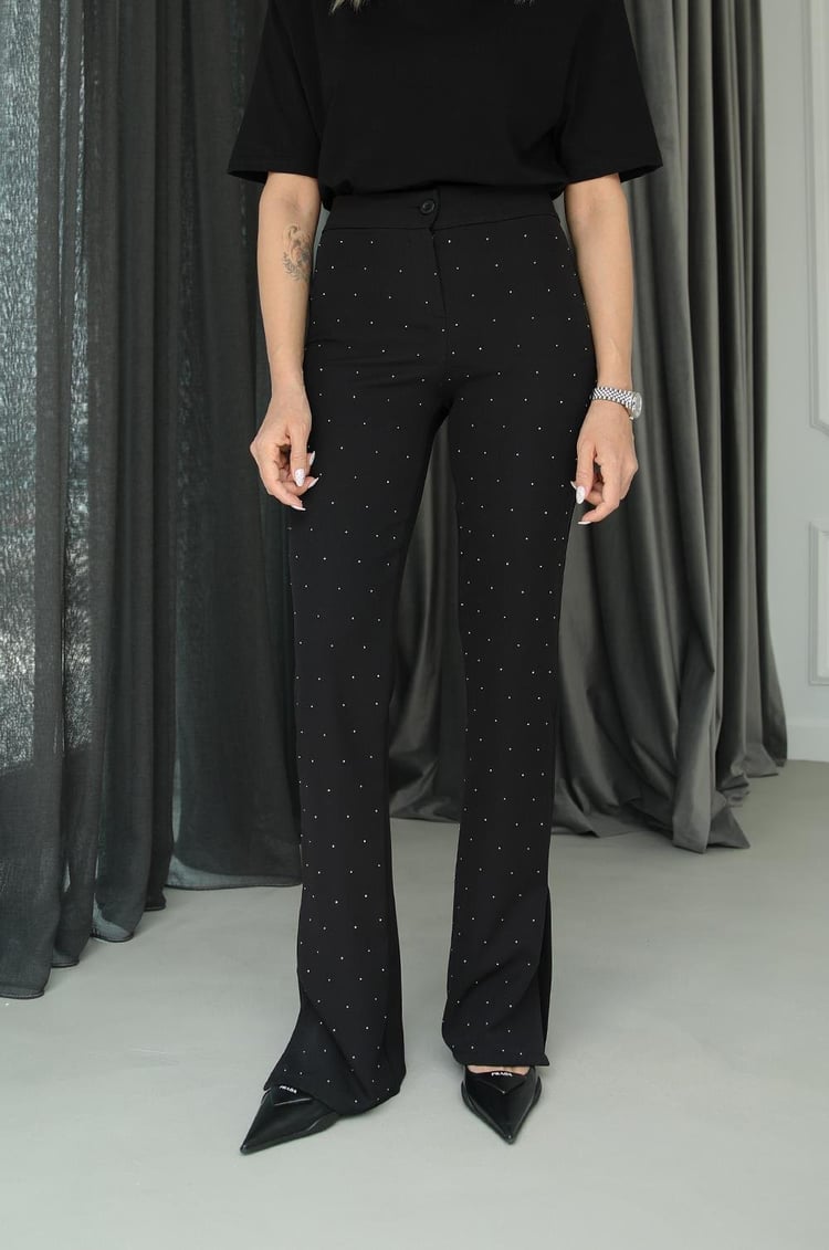Siyah Taş İşlemeli Paçası Yırtmaçlı Pantolon
