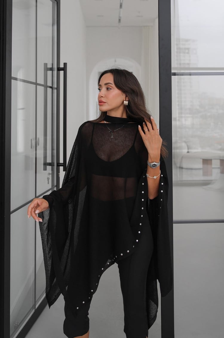 Siyah Taşlı Triko Pelerin Bluz