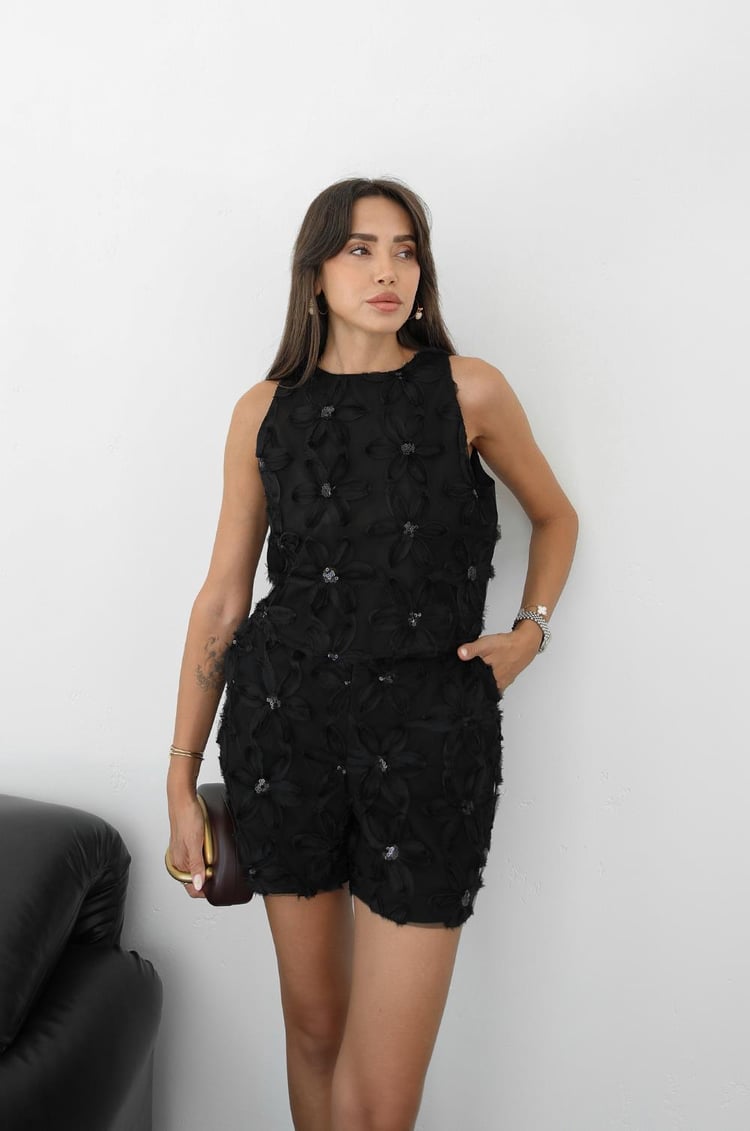 Siyah Üç Boyutlu Çiçekli Bluz Şort Takım