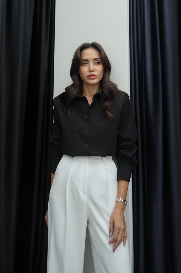 Siyah Vatkalı Basic Gömlek