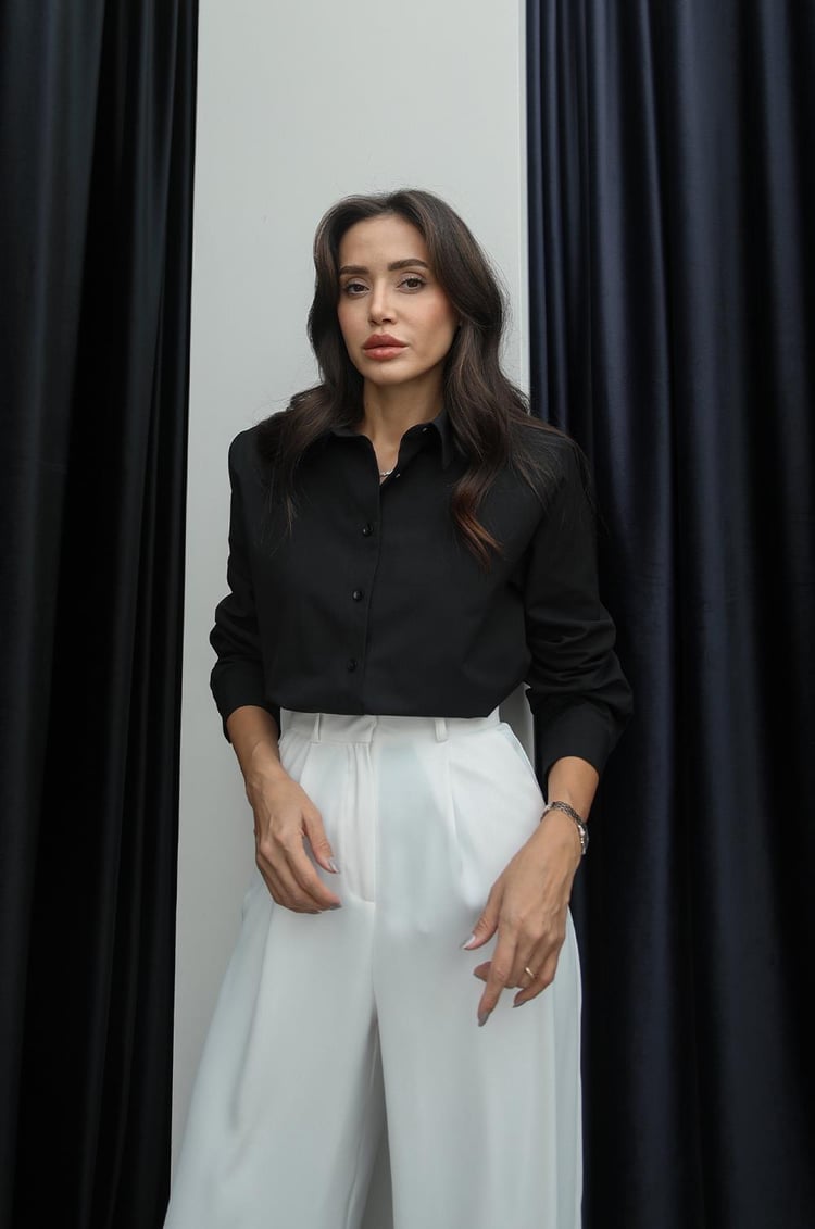 Siyah Vatkalı Basic Gömlek