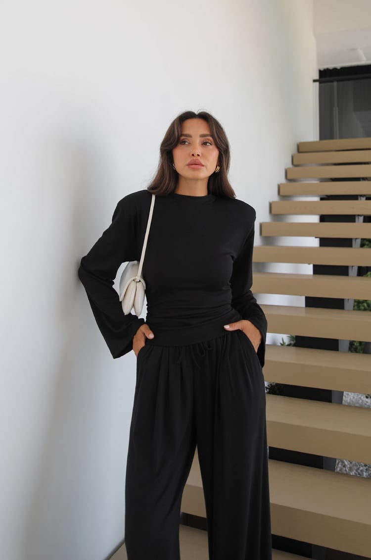 Siyah Vatkalı Bluz Pantolon Takım