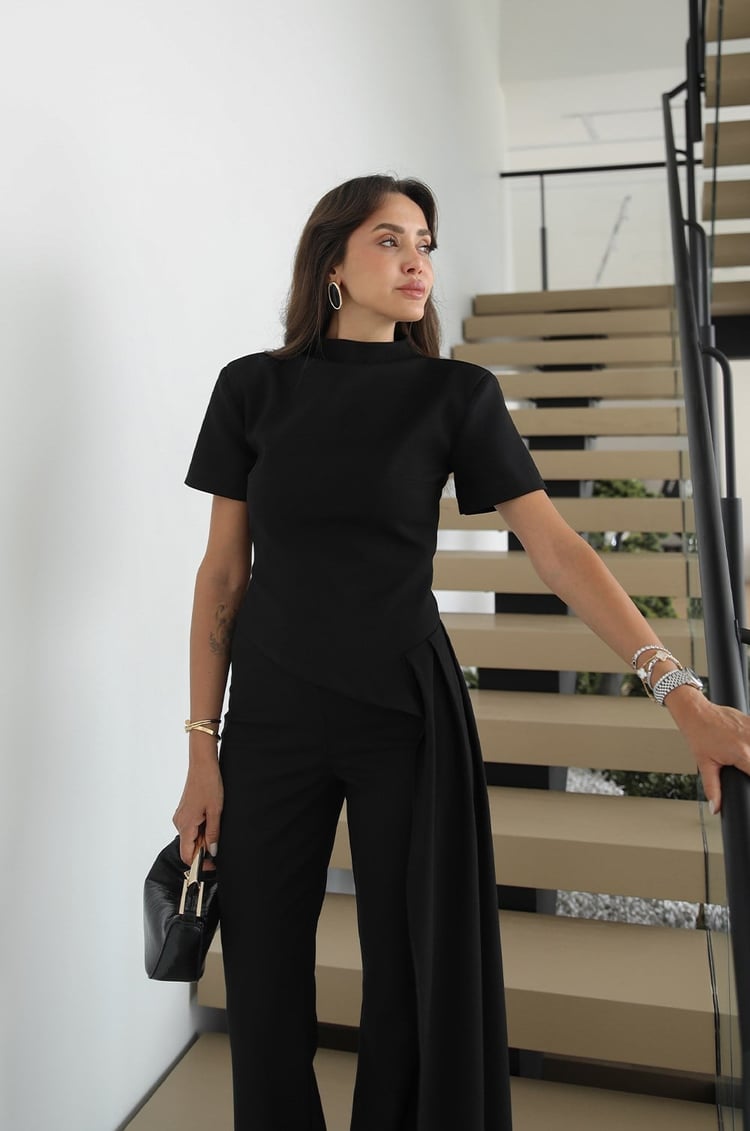 Siyah Yanı Kuşak Detaylı Bluz Pantolon Takım