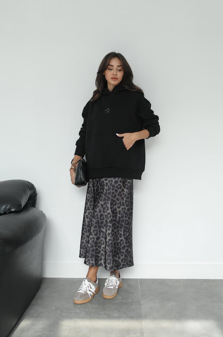 Siyah Yıldız İşlemeli Sweatshirt