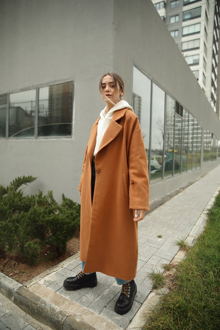 Taba Tek Düğmeli Oversize Kaban