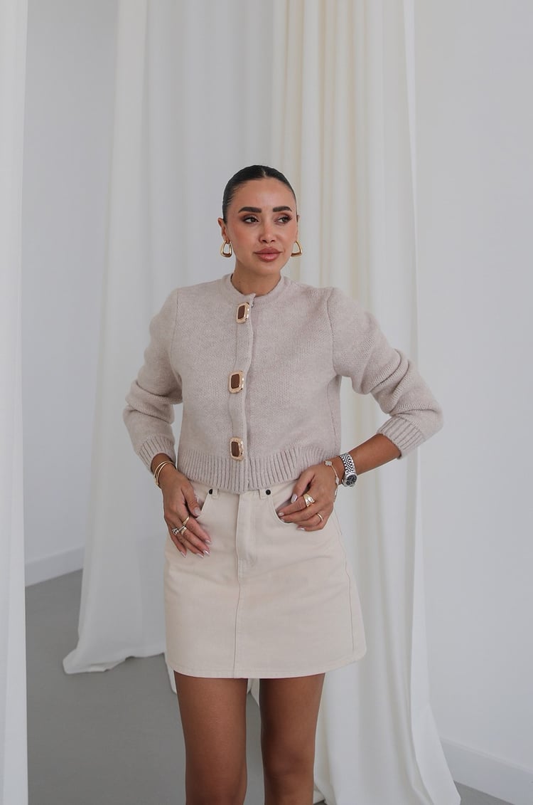 Taş Rengi Toka Detaylı Çıtçıtlı Hırka