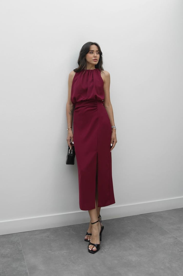 Vişne Rengi Üstü Büzgü Detaylı Elbise