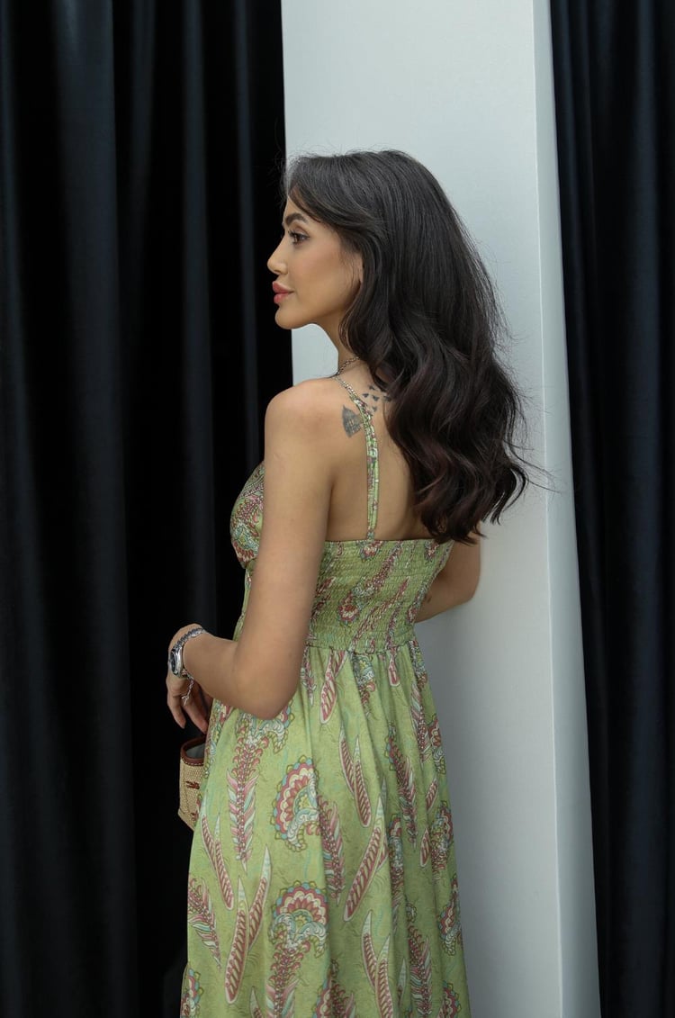 Yeşil Etnik Desenli Saten Elbise