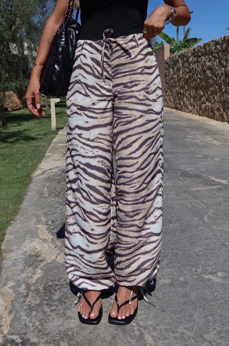 Zebra Desenli Beli Bağcıklı Pantolon