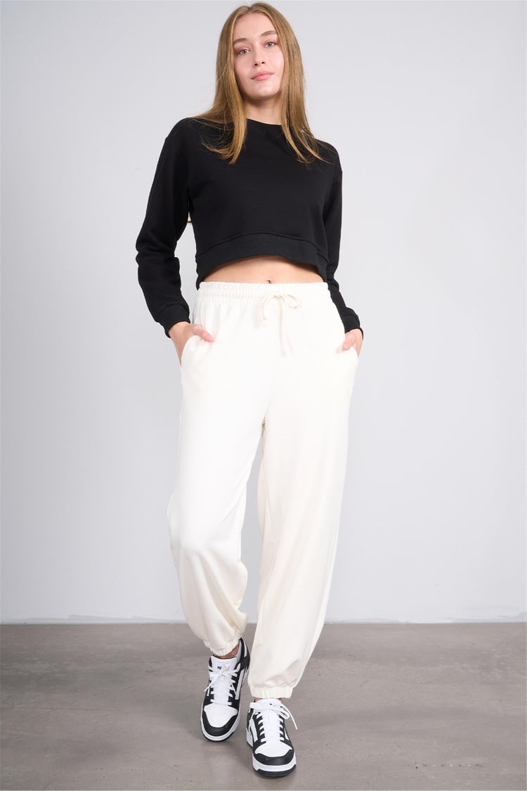 Aksoy K26 24K100-1 Sıyah Kadın O Yaka 3 Ip Sardonsuz Crop Sweat