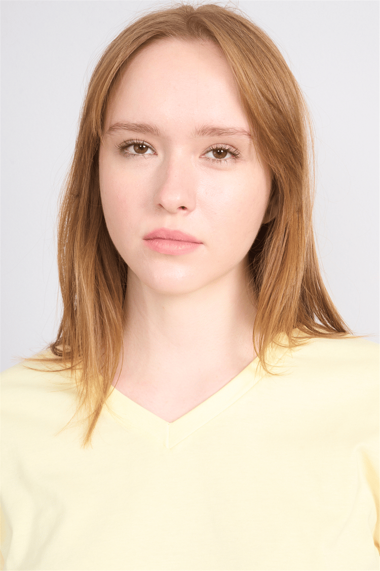 Çetinkaya Fithit 3265 Bayan V Yaka 30/1 Penye Regular Basic T-shirt Uçuk Sarı