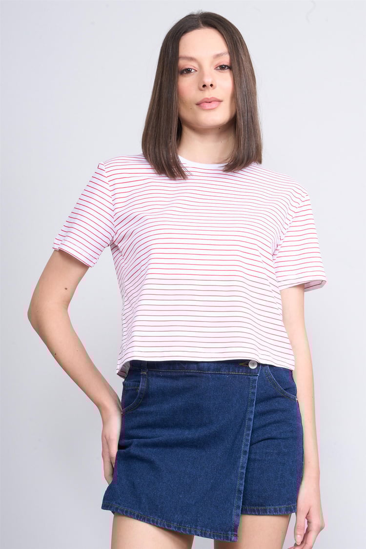 Çetinkaya Fithit 8285 Bayan Bisiklet Yaka 30/1 Metraj Baskı Crop T-shirt Beyaz Üzeri Kırmızı Çizgi